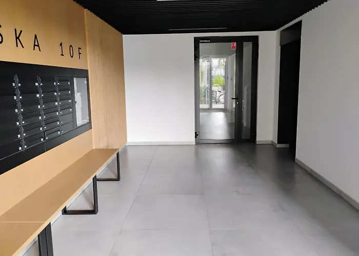 Komfortowy Apartament Z Balkonem I Parkingiem
