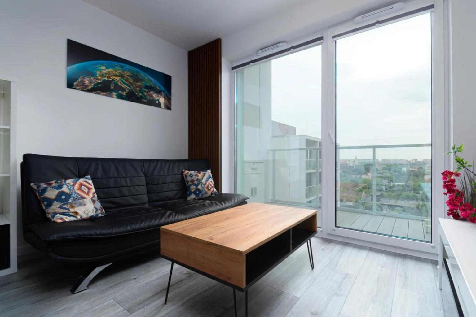 Komfortowy Z Balkonem I Parkingiem Apartment