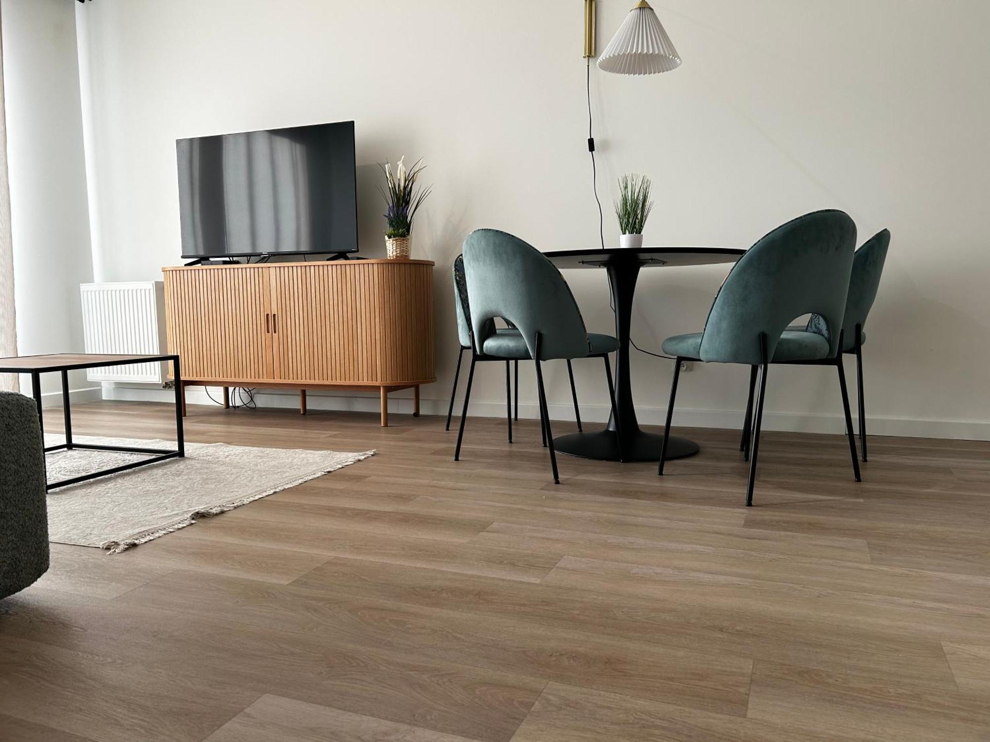 Komfortowy Z Balkonem I Parkingiem Apartment